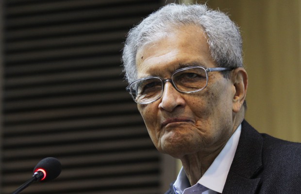 Nobel Prize in Economic Sciences laureate, Amartya Sen addresses media after a book launch in New Delhi