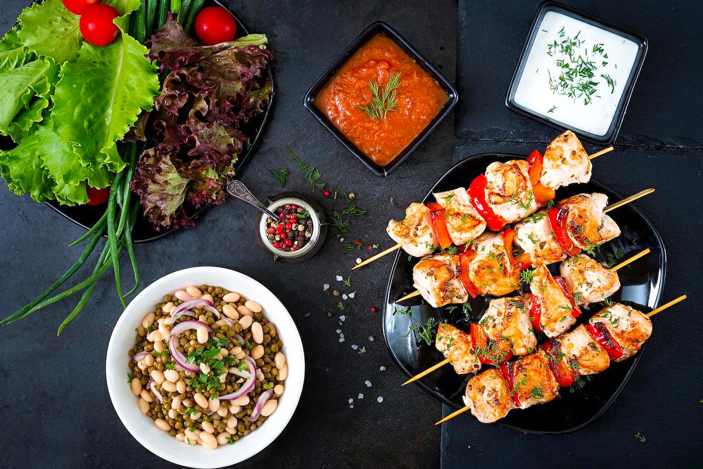 spiedini-tacchino-insalata-legumi