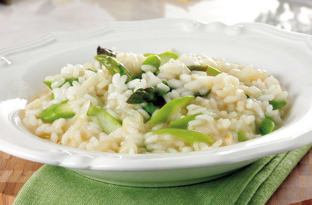 Risotto agli asparagi - La ricetta è semplice ma bisogna fare attenzione ai dettagli sulla preparazione degli asparagi e la cottura del risotto