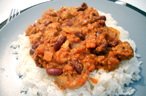 Chili vegano con soia e fagioli rossi - Un classico della cucina tex-mex, interpretato in versione attuale: il chili vegano con soia e fagioli rossi.