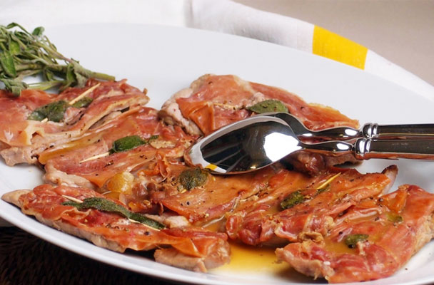 Saltimbocca alla romana - Il nome trae origine dal fatto che sono così piccoli e gustosi che sembrano saltare direttamente dal piatto alla bocca.