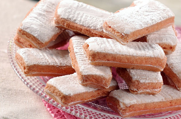 Biscotti rosa di Reims - I biscotti rosa di Reims sono un'antica e raffinata specialità regionale della Francia del nord.