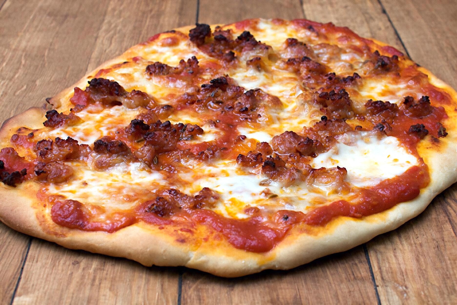 pizza-salsiccia-cipolle