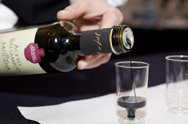 Aceto-Balsamico-di-Modena-parliamo-di-cucina