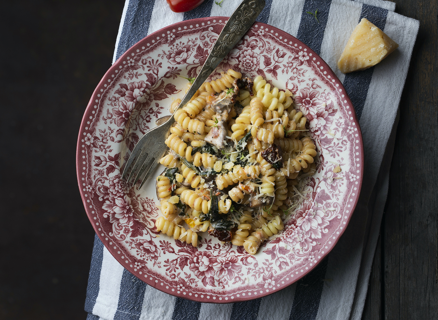 Fusili-funghi-peperoni-cruschi