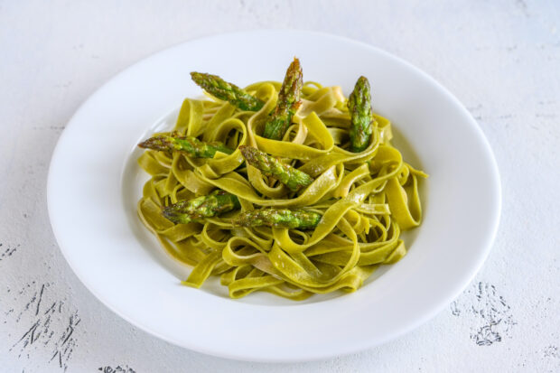 fattuccine-pesto-asparagi