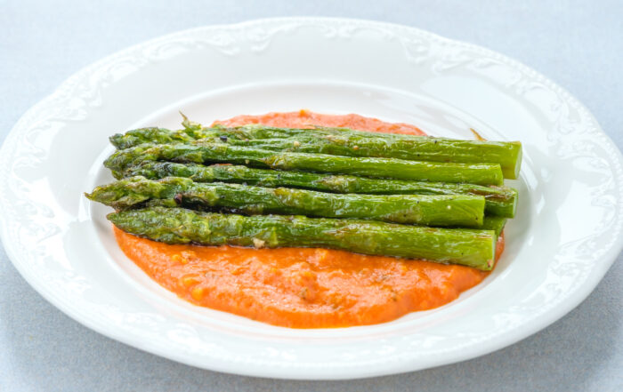 asparagi-fritti-salsa-romesco