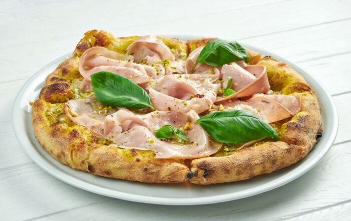 pizza-mortadella-burrata-pistacchi