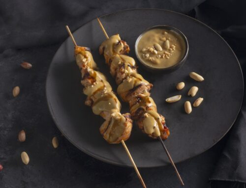 Satay di pollo con salsa di arachidi