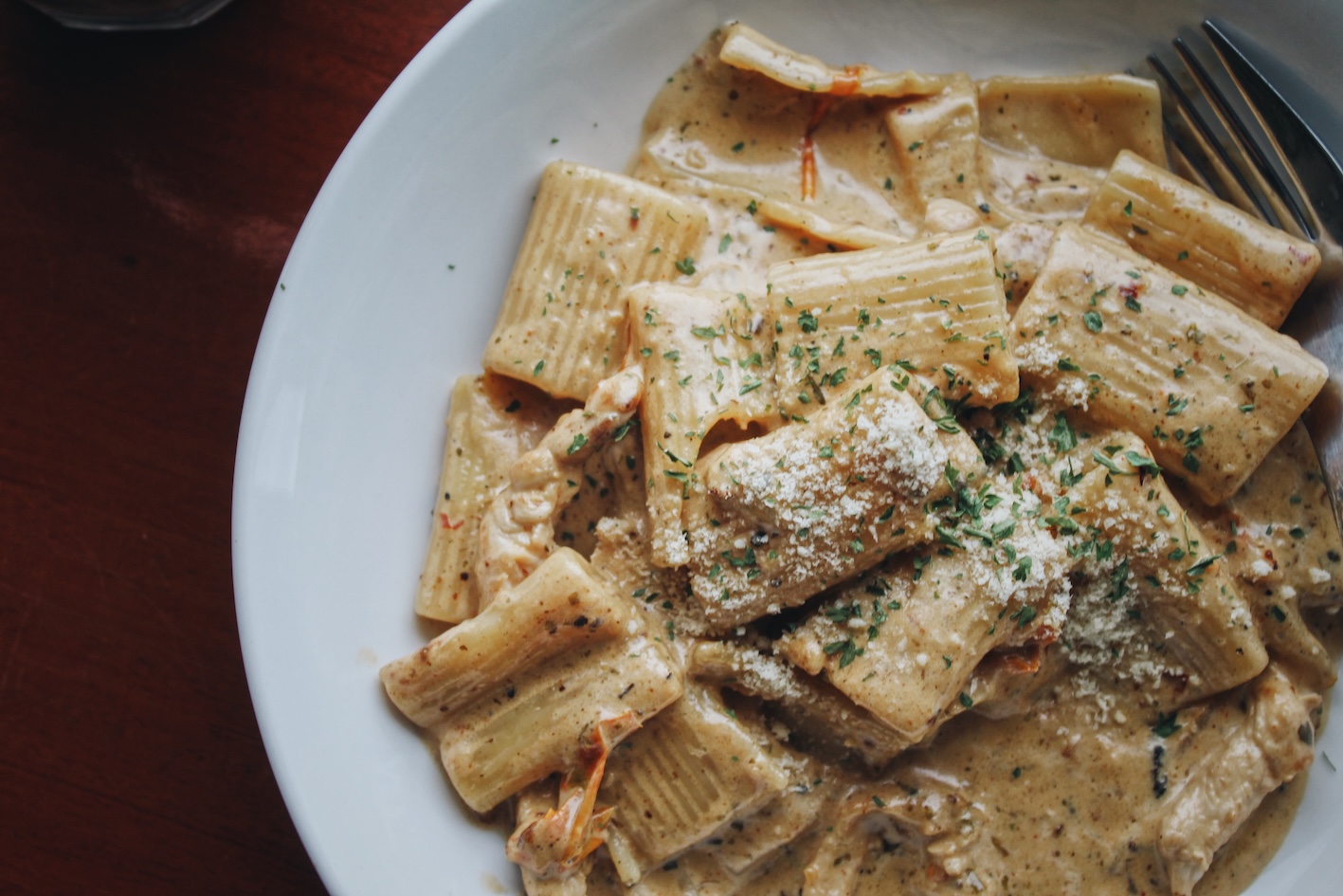 paccheri-crema-noci-fiori-zucca