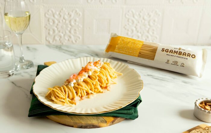 spaghettoni-gamberi- burrata-crumble-taralli