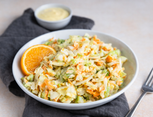 Coleslaw al sedano con maionese all’arancia